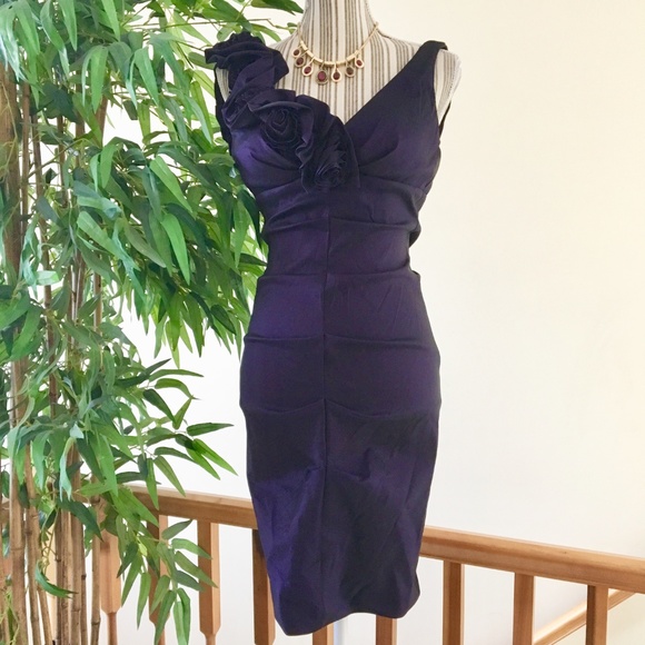 Xscape Runched Rose Bodycon Dress Size 4 - Picture 4 of 10